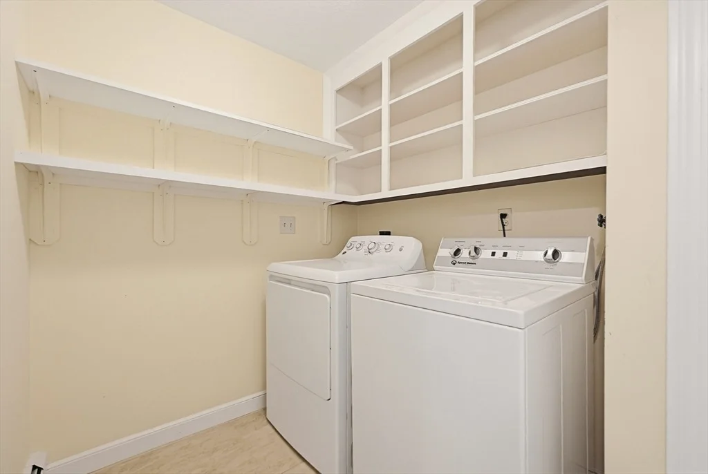 Photo of 7 Cahill Park Dr