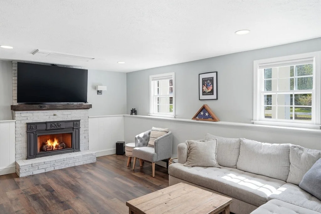 Photo of 15 Hemlock Dr