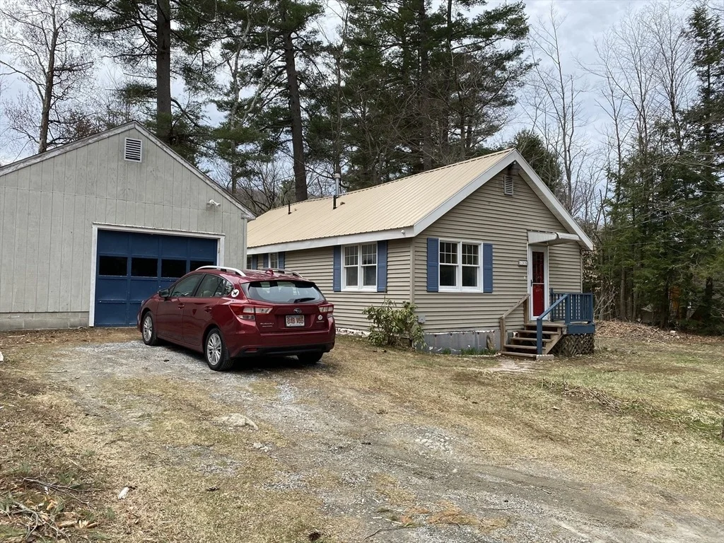 Photo of 106 Shore Rd