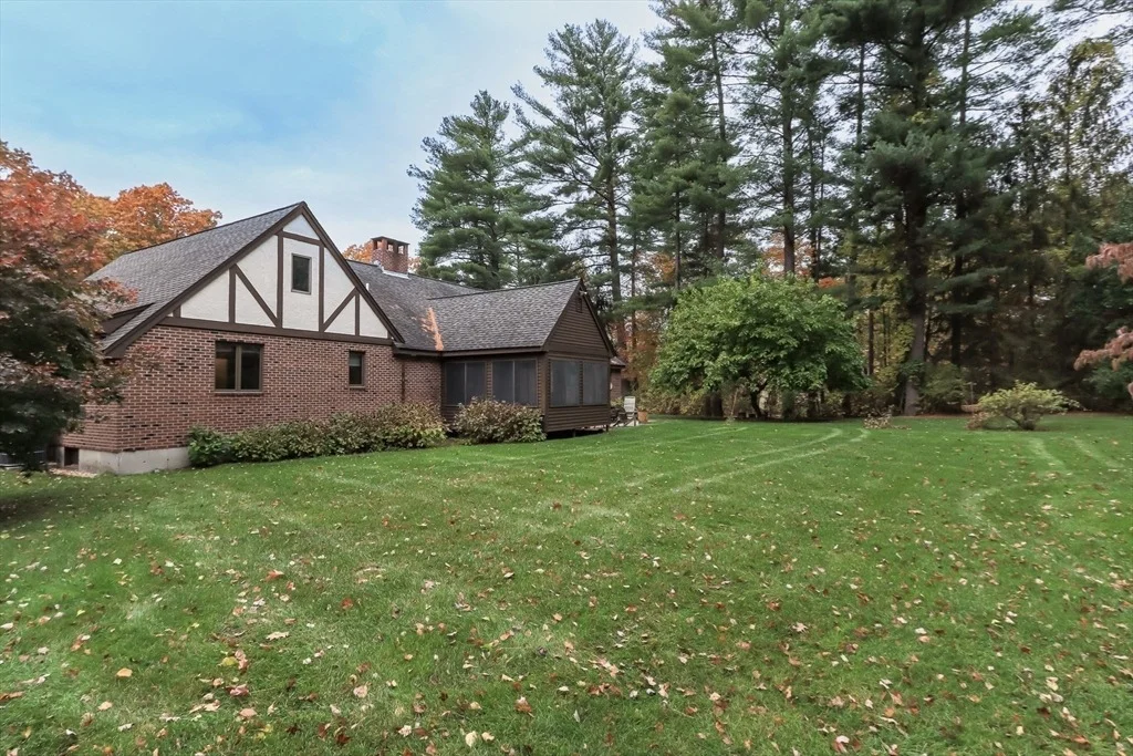 Photo of 21 Saddle Ln