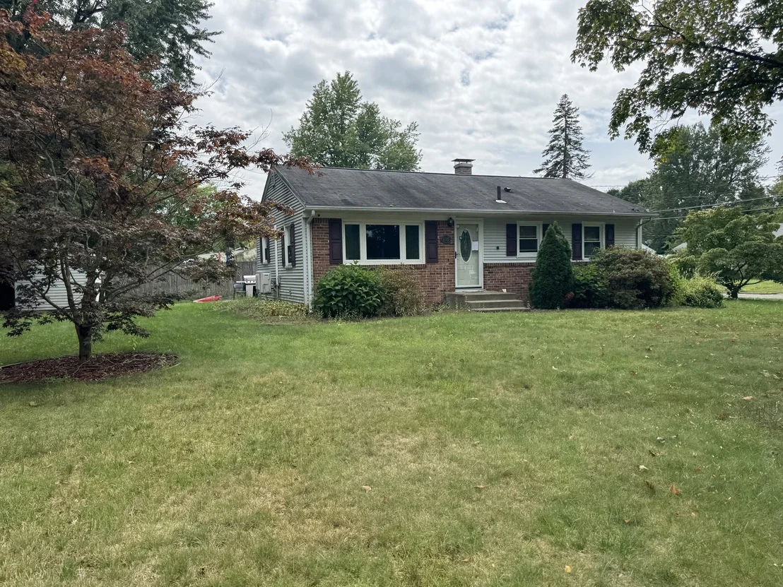 Photo of 115 Burns Ave