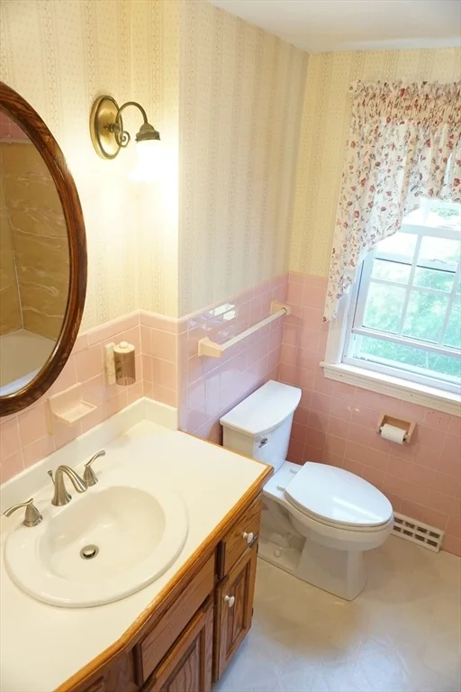 Photo of 40 Miriam Ln