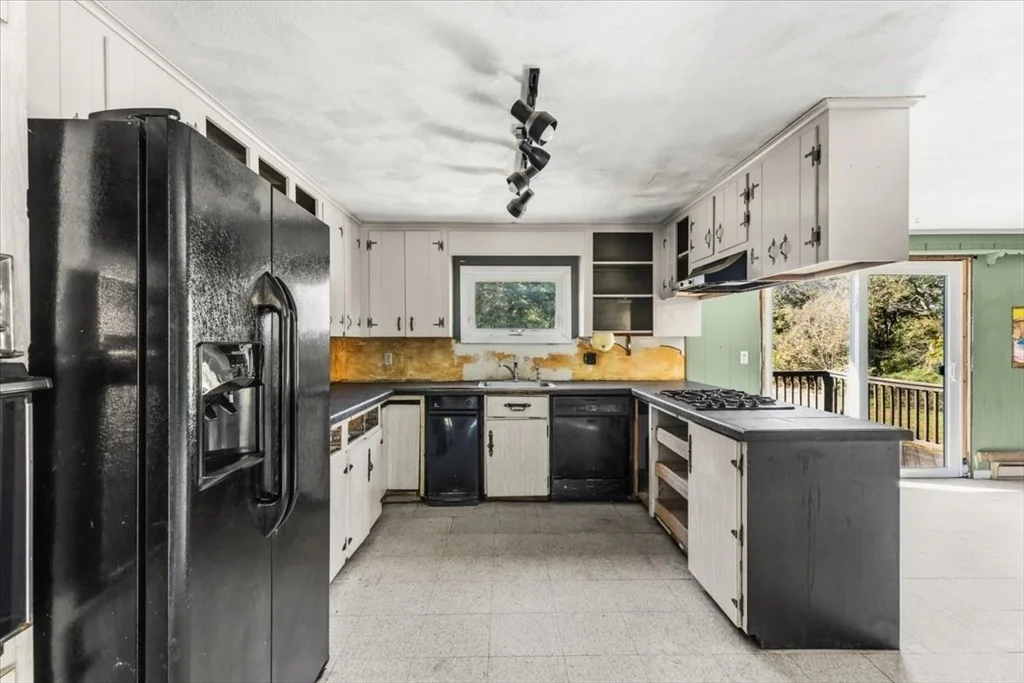Photo of 55 Burnside Ave