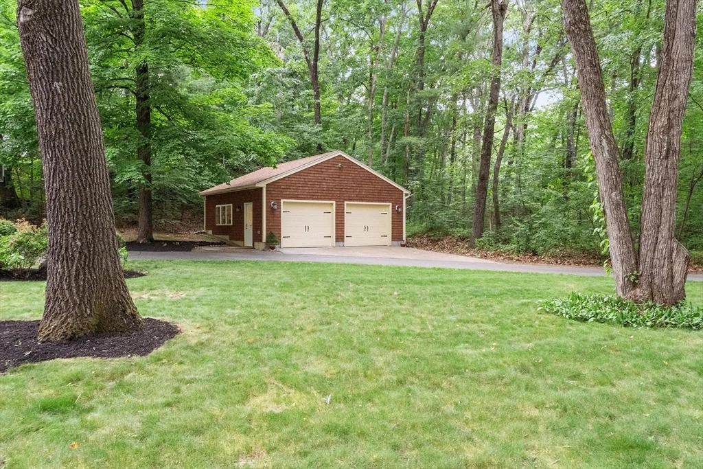 Photo of 67 Quaker Ln