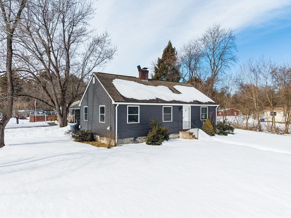 Photo of 140 Slumber Ln