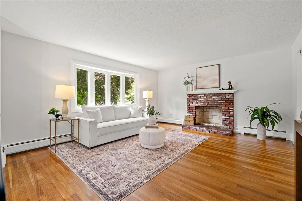 Photo of 21 Freeport Dr
