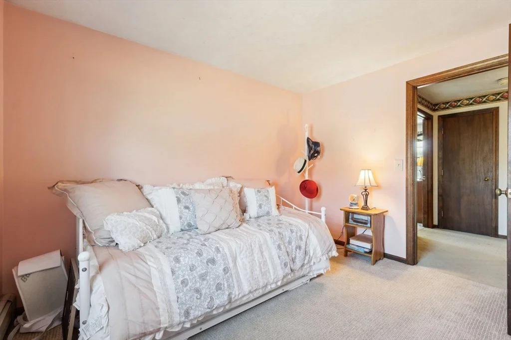 Photo of 6 Waterview Dr