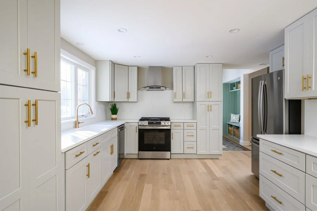 Photo of 19 Accord Pond Dr