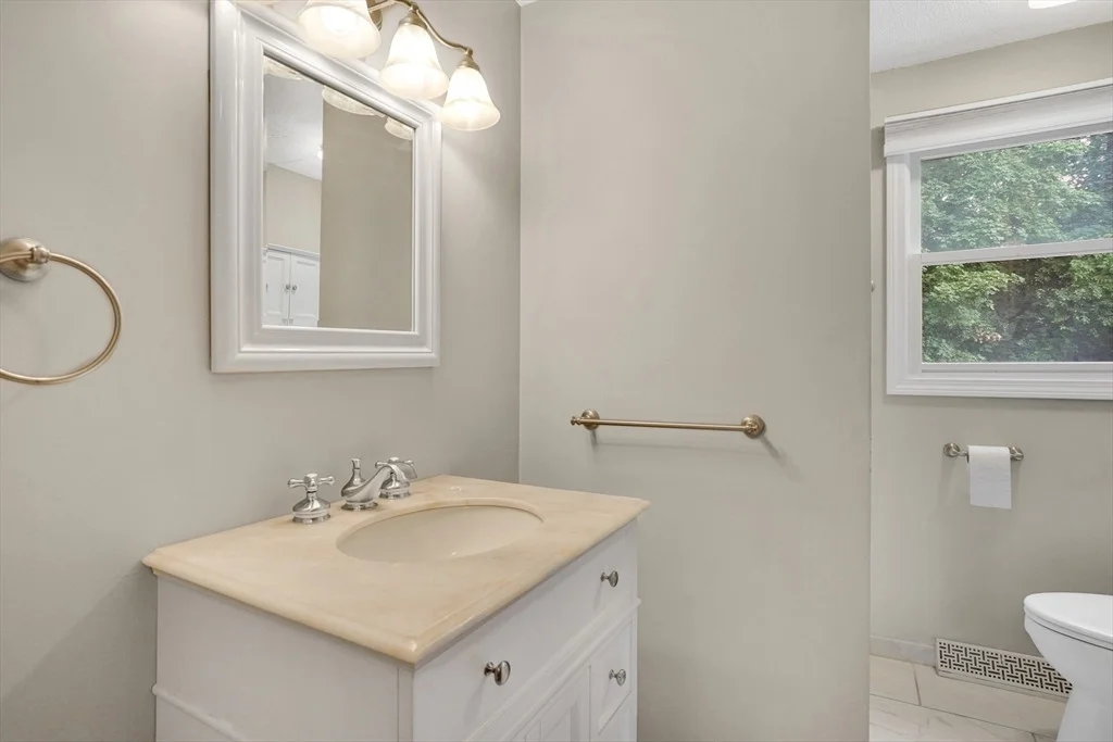 Photo of 61 Caitlin Dr