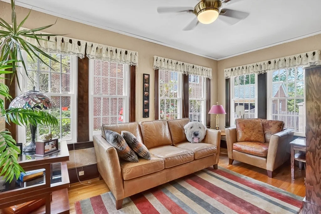 Photo of 146 Bellevue Ave