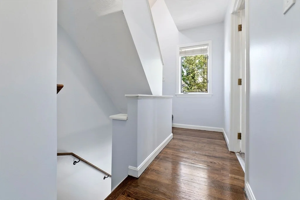 Photo of 194 Springvale Ave