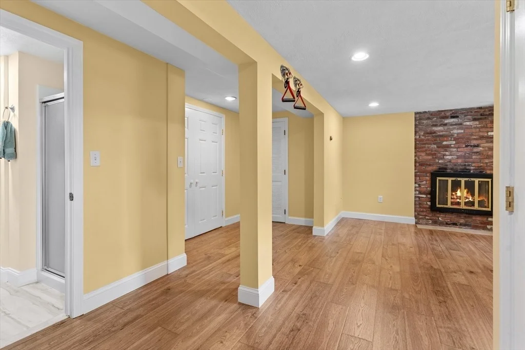 Photo of 9 Brentwood Dr