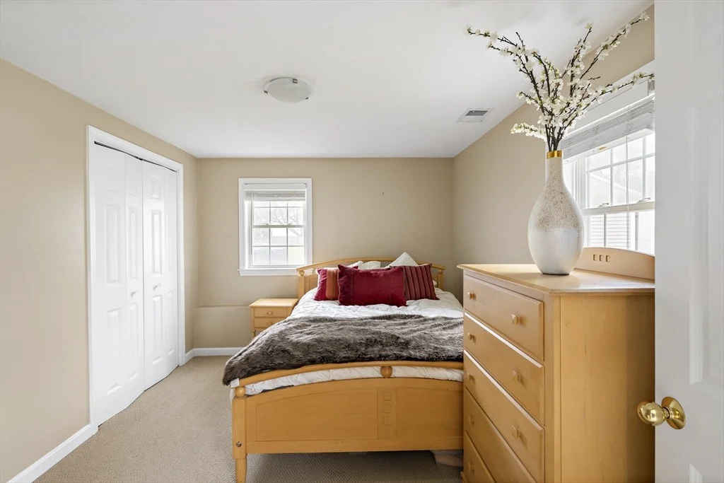 Photo of 40 Brewster Dr