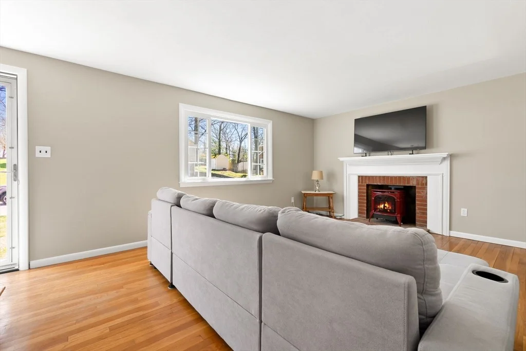 Photo of 6 Ashcroft Cir