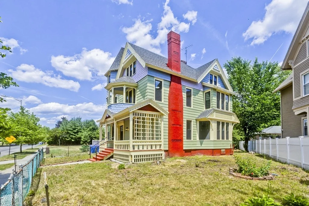 Photo of 205 St James Ave