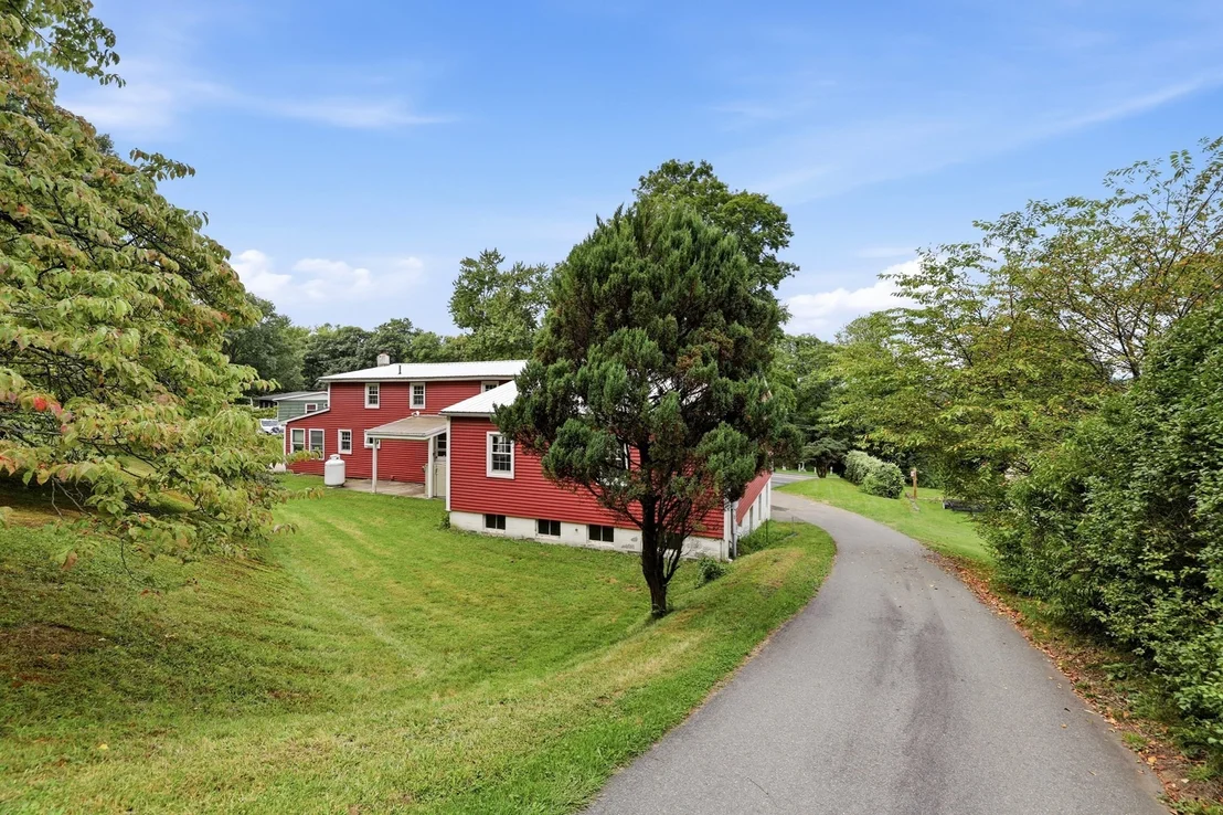 Photo of 200 Hockanum Rd