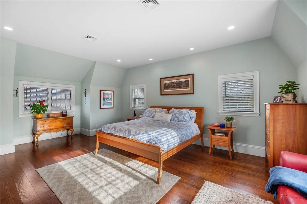 Photo of 4 Gallison Avenue