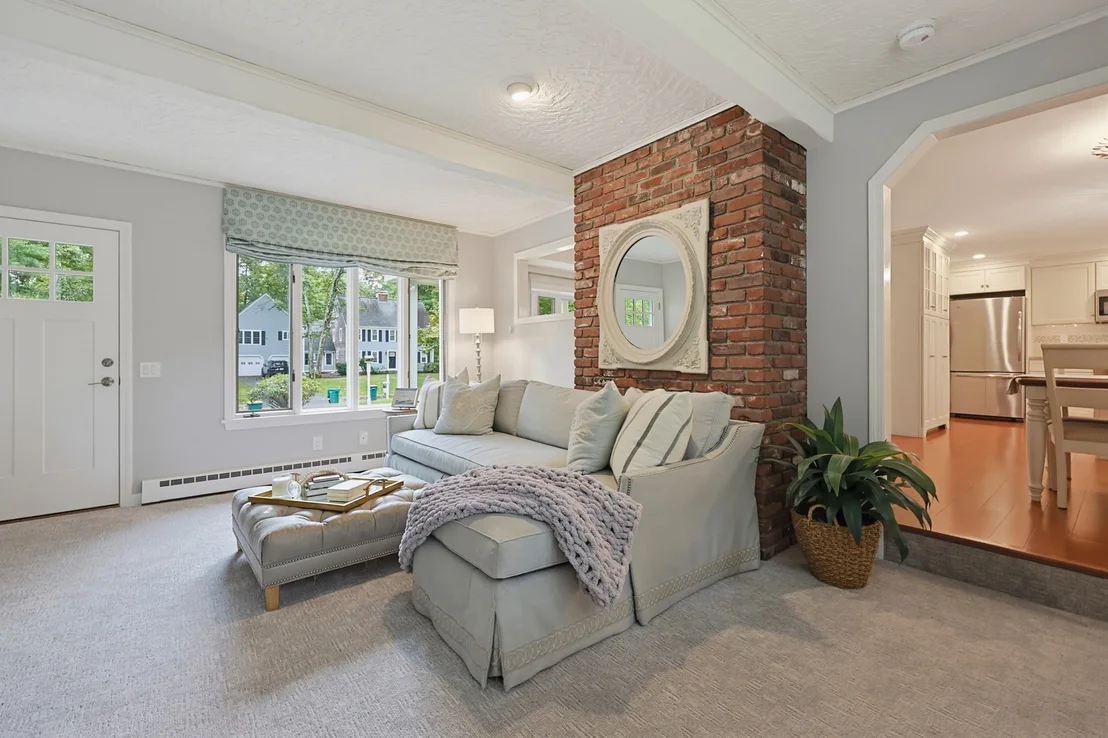Photo of 45 Surrey Dr