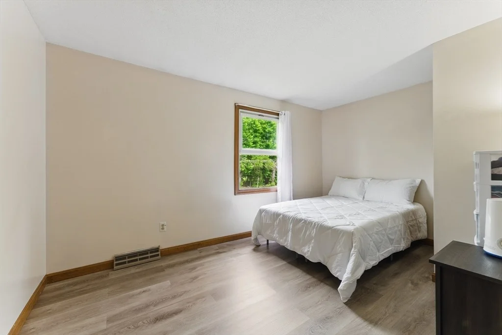 Photo of 237 Bay Road