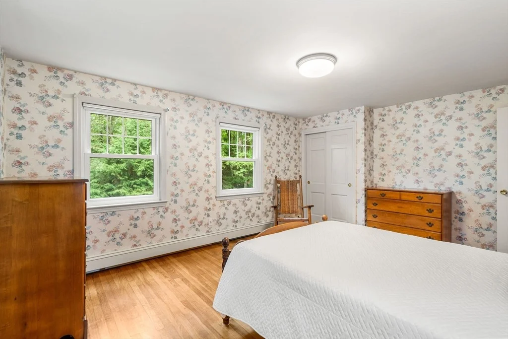 Photo of 83 Hemlock Park Dr