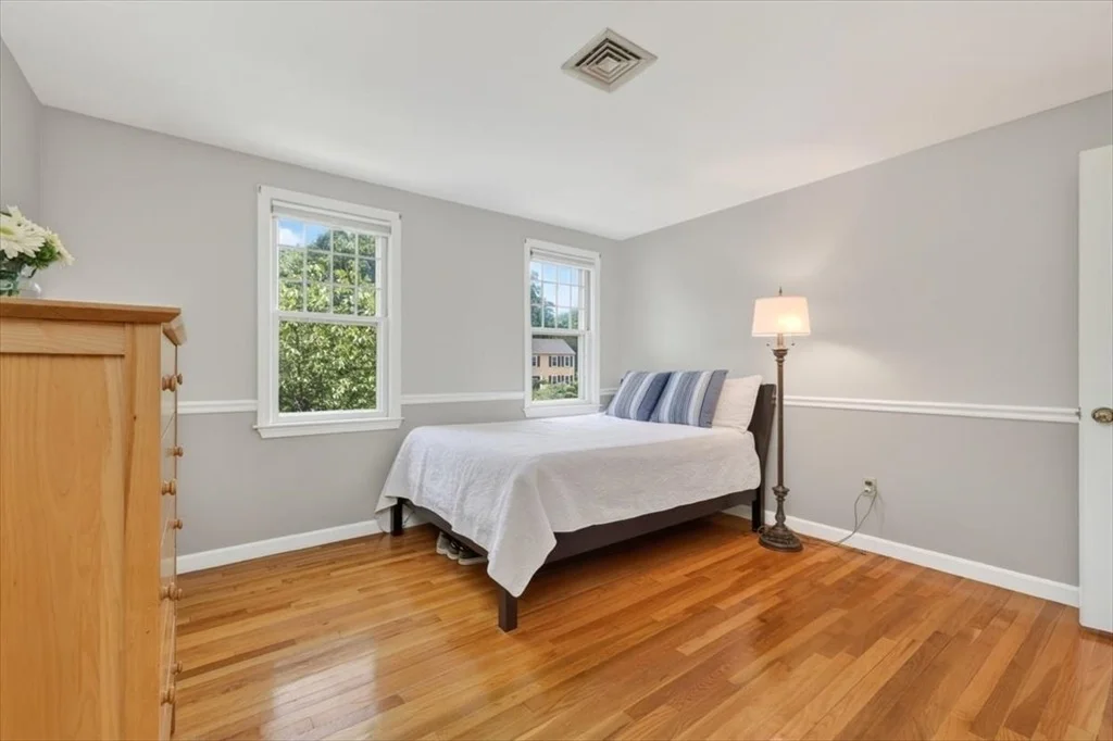 Photo of 6 Blackhorse Ln