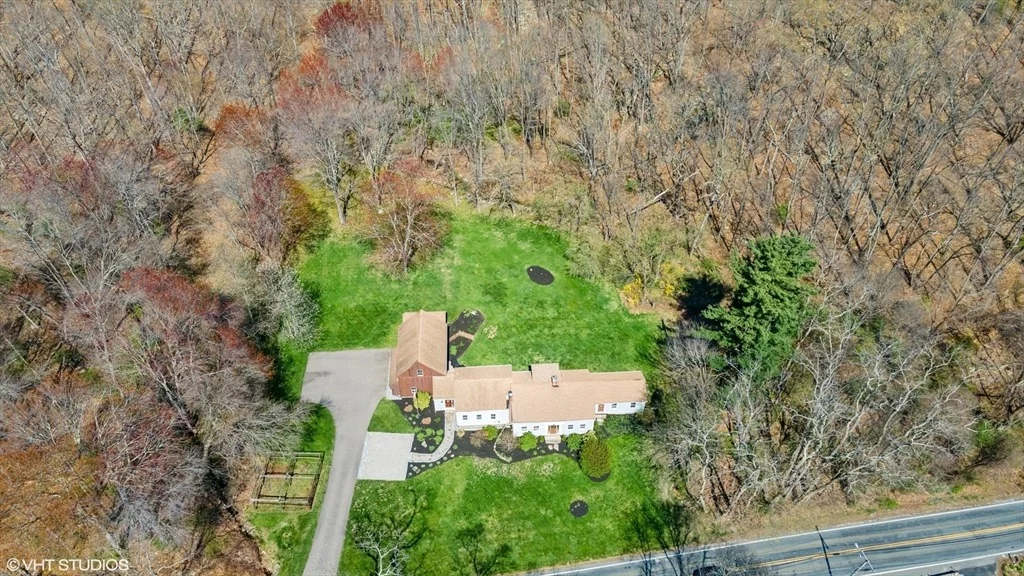 Photo of 82 Chestnut Hill Rd