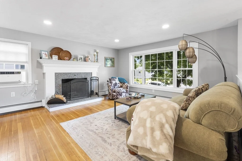 Photo of 35 Oakmeadow Ln