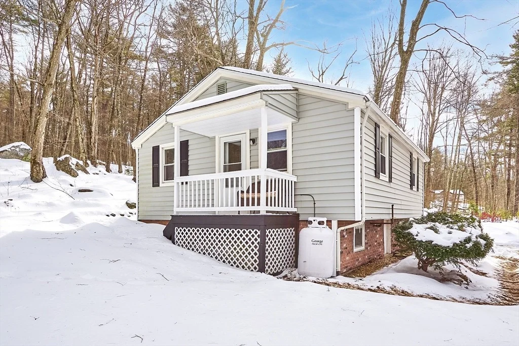 Photo of 72 Amherst Rd
