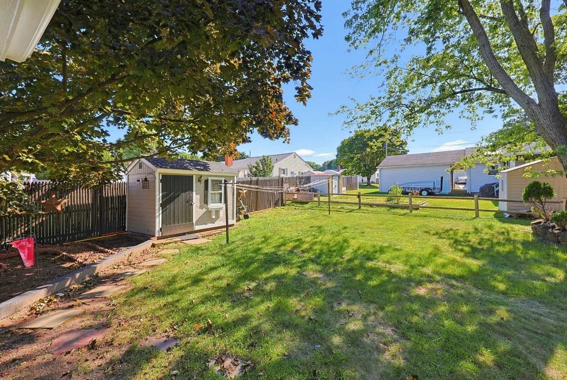 Photo of 28 Deerfield Rd
