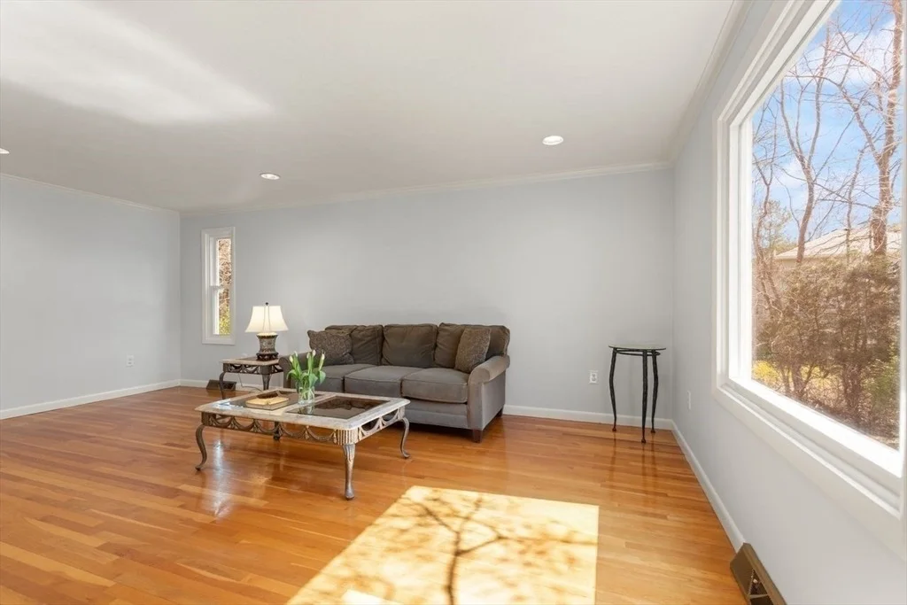 Photo of 17 Niantic Rd