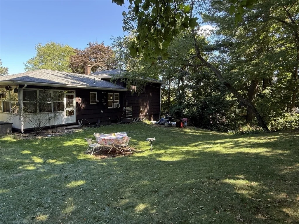 Photo of 16 Meadowview Rd