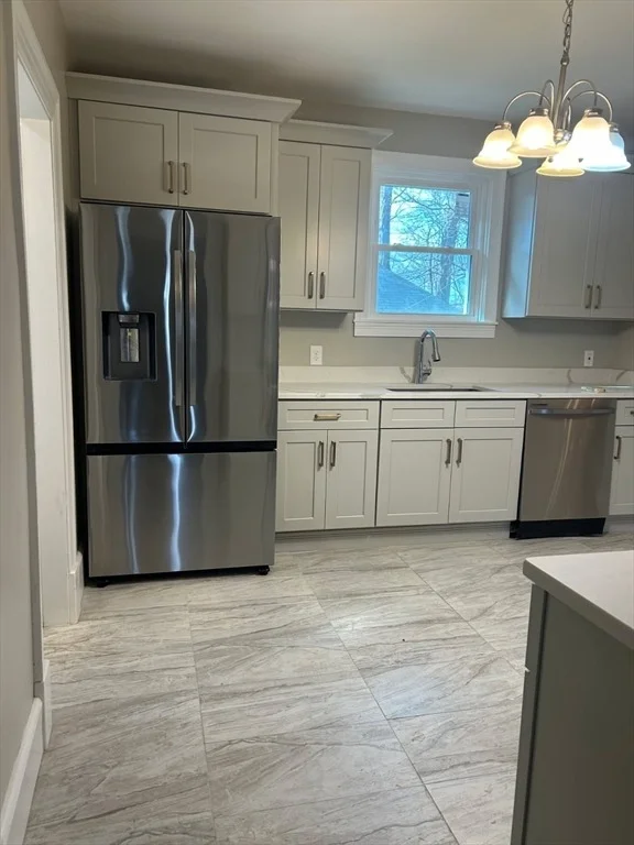 Photo of 122 Bellevue Ave