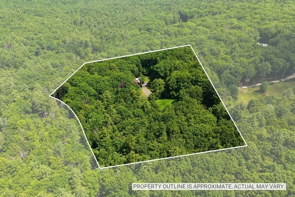 Photo of 2 Laurel Hill Dr