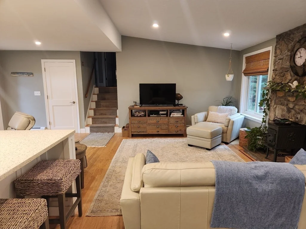 Photo of 10 Howard Ave