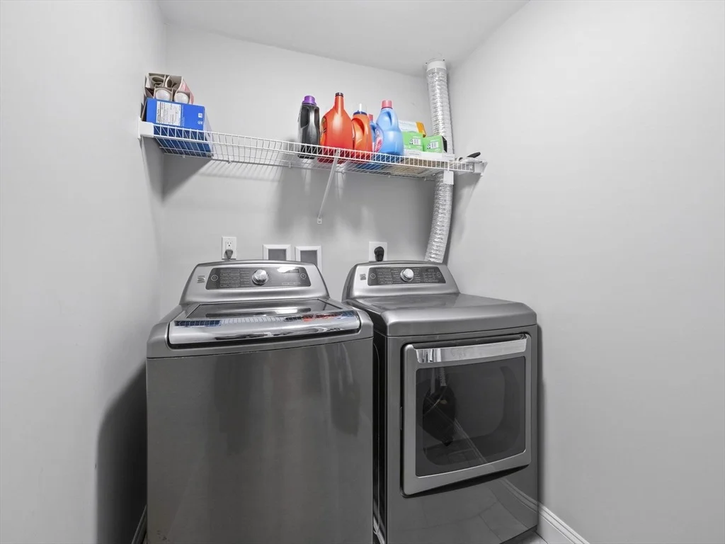 Photo of Unit 301 at 174 Pine St