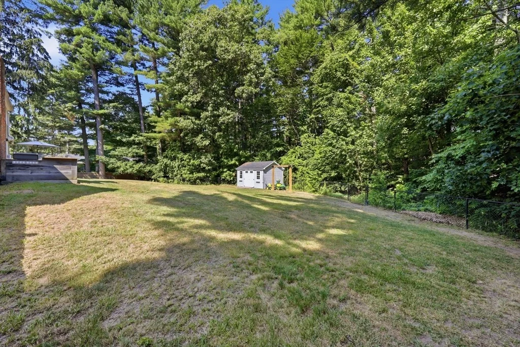 Photo of 175 Pontoosic Rd
