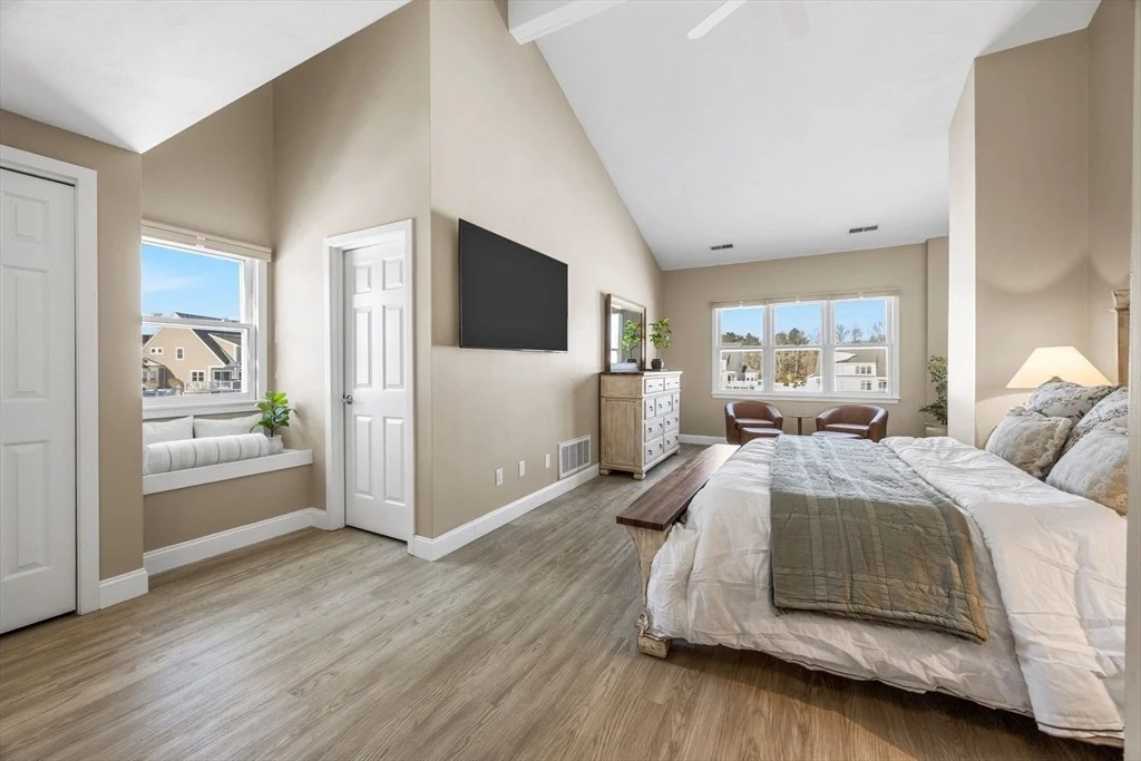 Photo of 13 Bay Pointe Dr Ext