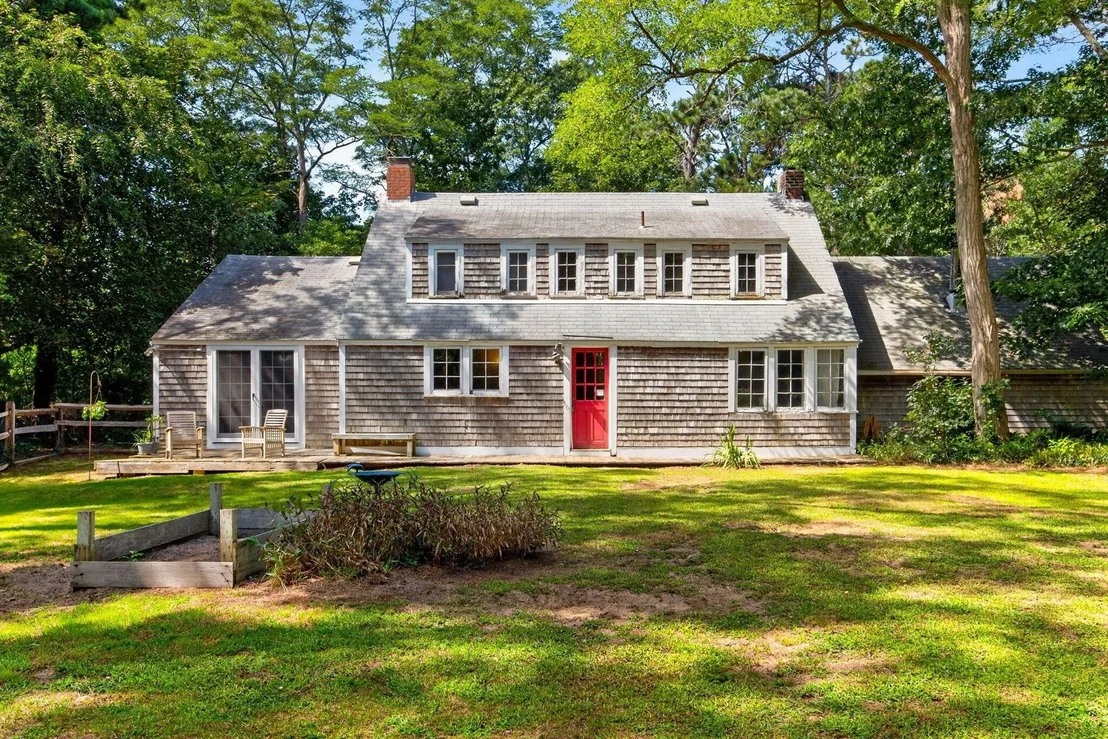 Photo of 7 Carmen Ln