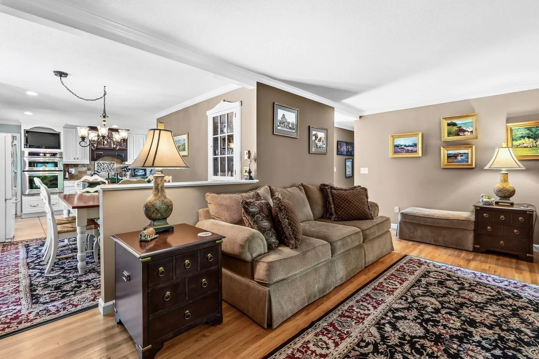 Photo of 207 Loudville Road