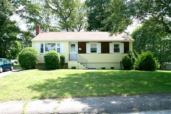 Photo of 25 Isabell Cir