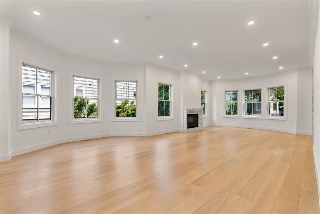 Photo of 18 Naples Rd