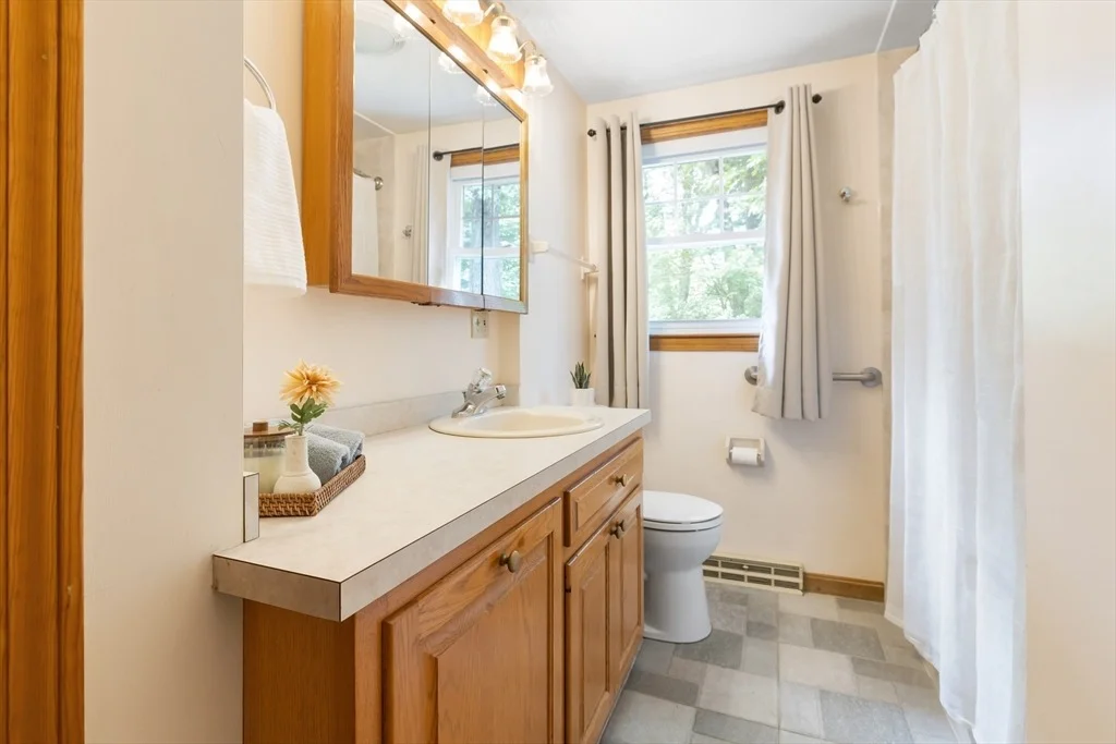 Photo of 31 Robert Rd