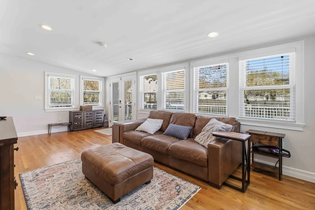 Photo of 27 Sun Valley Dr