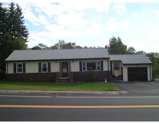 Photo of 896 Riverside Dr