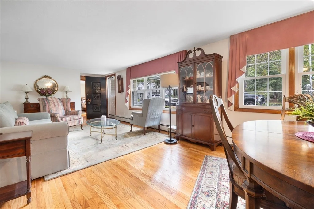 Photo of 32 Scenic Dr
