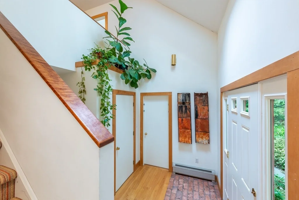 Photo of 71 Morgan Cir
