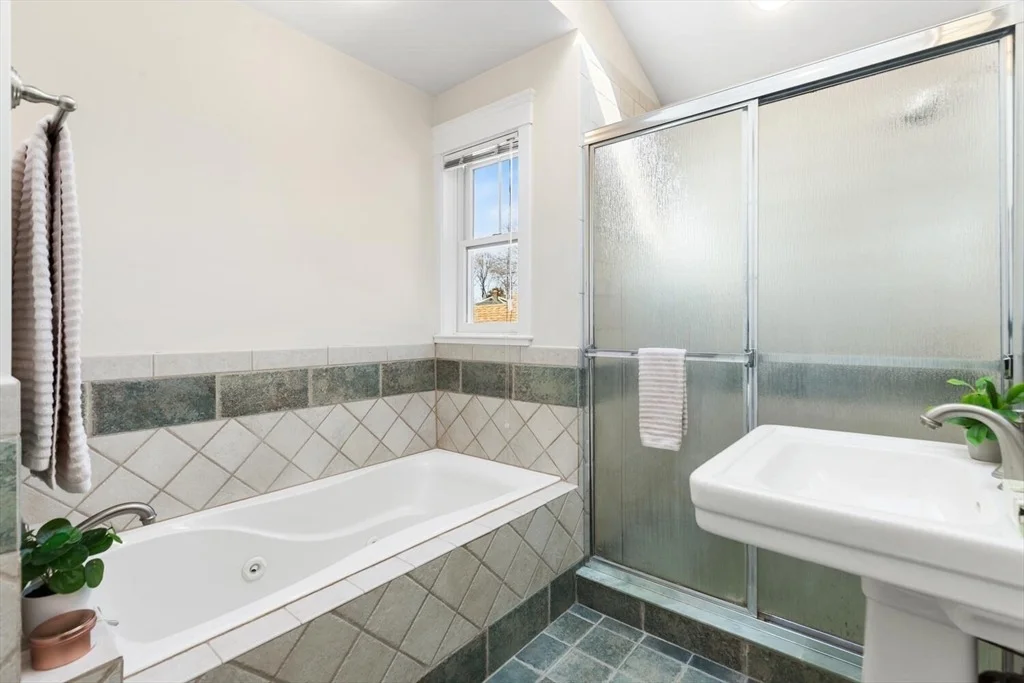 Photo of 38 High Haith Rd
