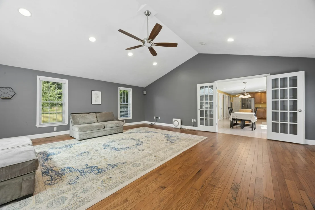 Photo of 9 Cameron Dr