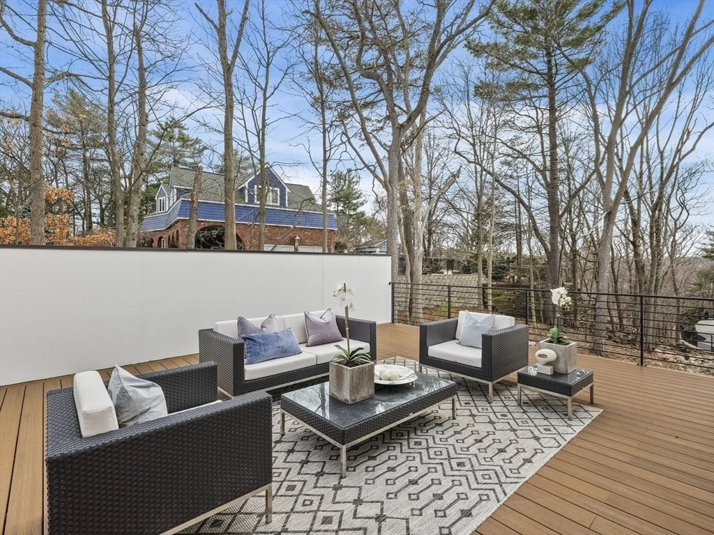 Photo of 225 Walnut St