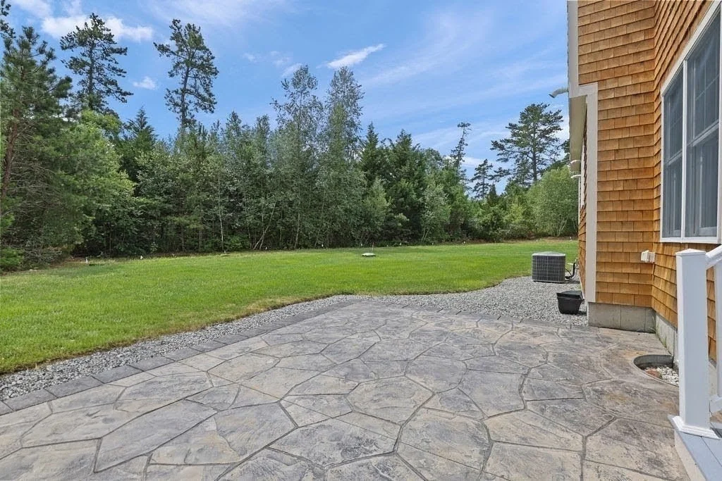 Photo of 10 Pond Edge Trl